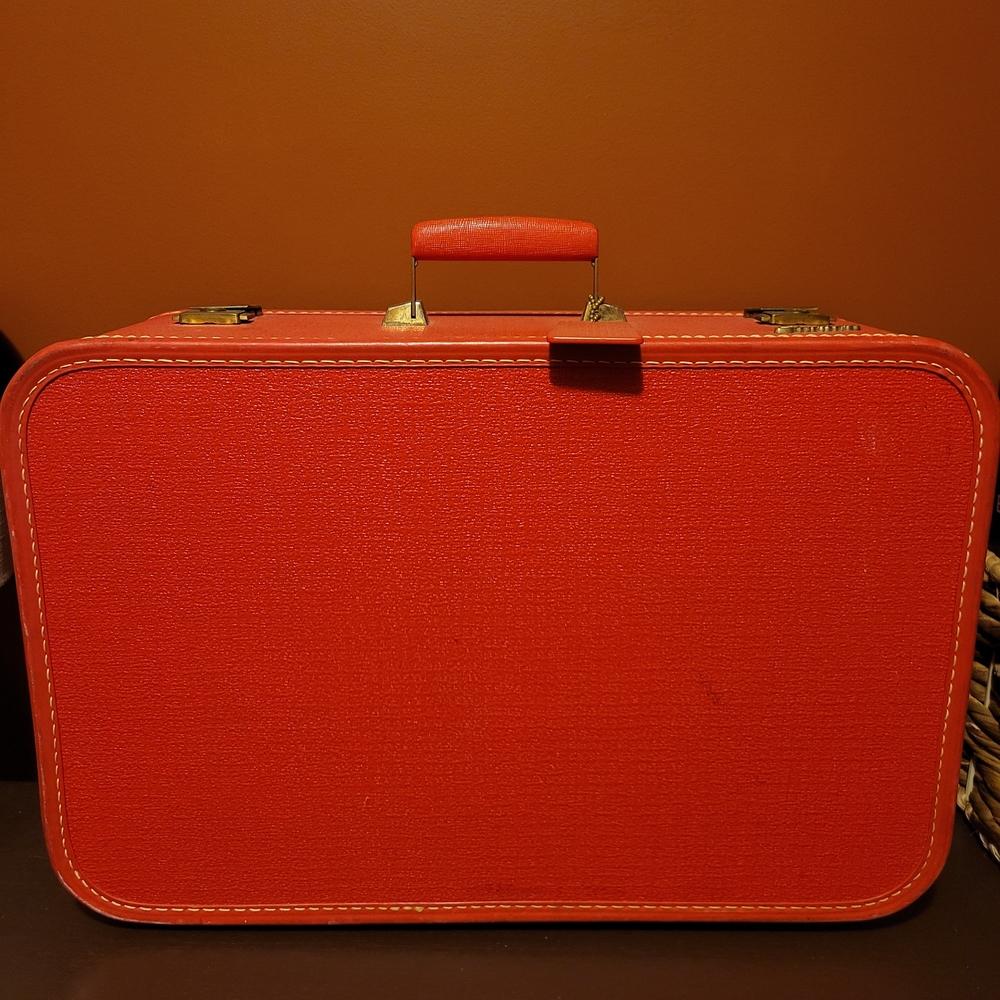 Vintage Red Starline Suitcase 50's Luggage, Large Size 21x14 NO KEY